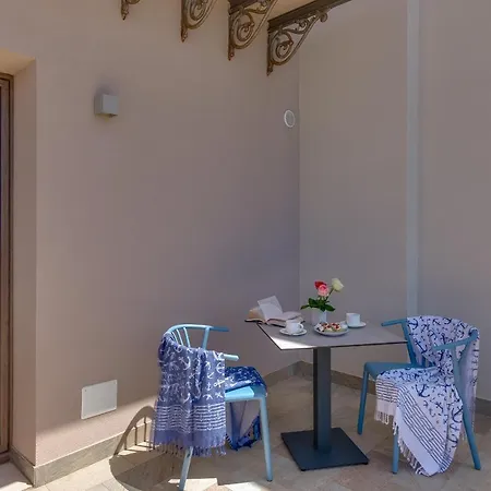 Roccaregina Otel 3*