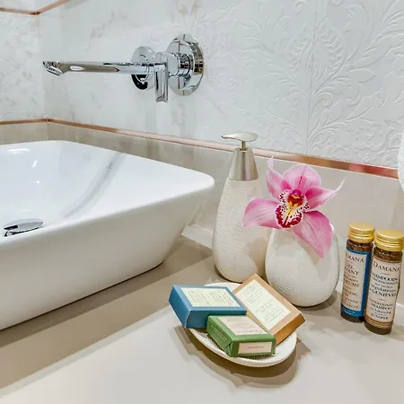 Roccaregina فندق