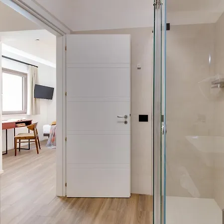 Roccaregina 3* شاكا