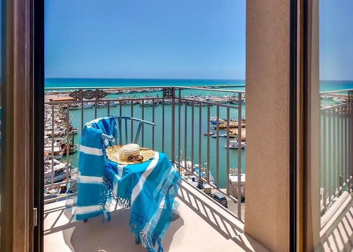 Roccaregina מלון שאקה