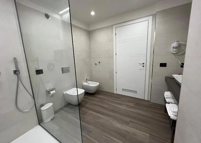 Roccaregina 3* שאקה