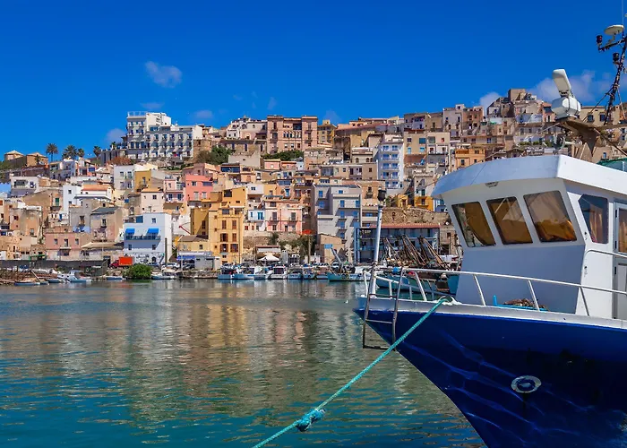 Roccaregina מלון 3*