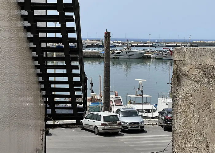 Roccaregina מלון שאקה