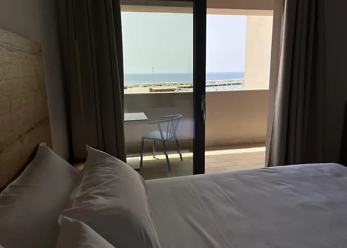 מלון Roccaregina שאקה